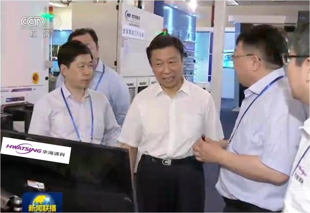 叶甜春总师向国家副主席李源潮先容yl6809永利的CMP装备